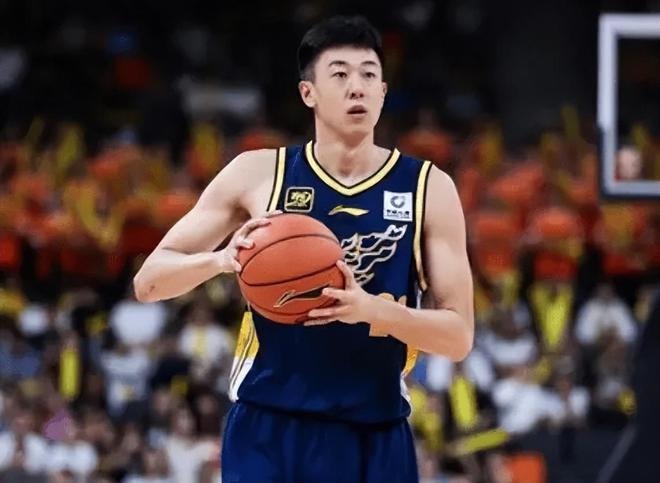 杜锋鬼才！杜润旺打二号位2人给其擦屁股首发攻守兼备太好使(图2)