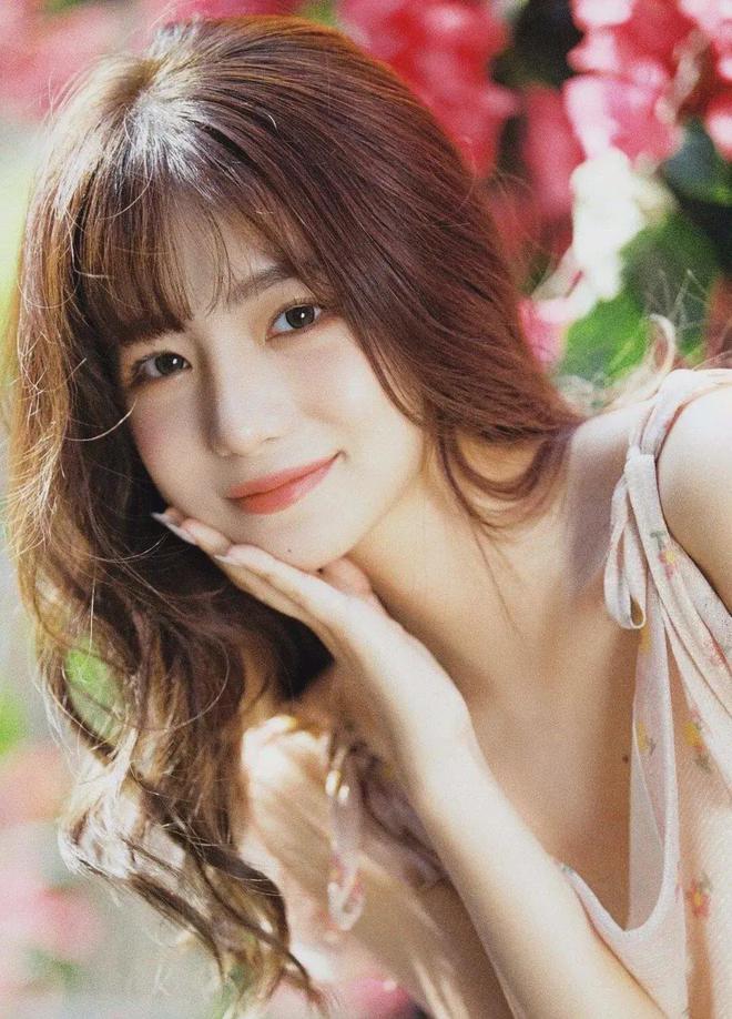 女生迈开腿让男生吃草莓膀胱小孩V(图1)