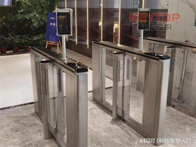 青海西宁人脸识别门禁系统、人行通道 摆闸翼闸三辊闸厂家(图3)