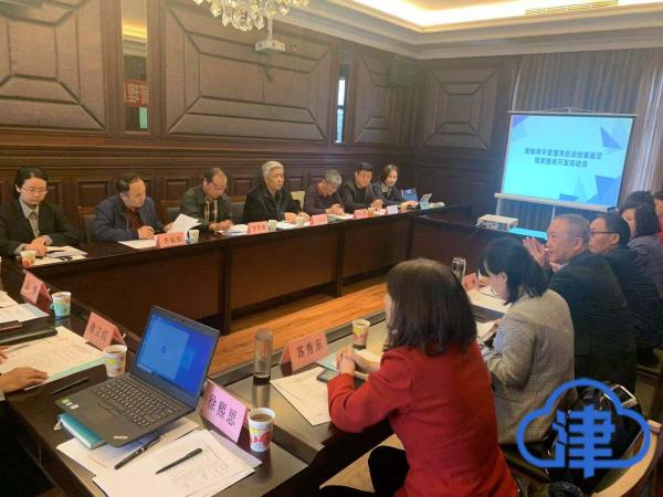 以安全之盾铸就商务地标新高度 中交自贸中心开展2025年度消防综合应急演练(图1)