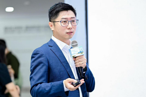 AI智启建筑新生 美的楼宇科技三大新品亮相2025中国国际制冷展(图3)