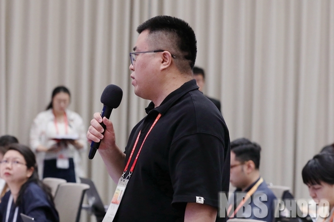 国家统计局新闻发言人就2025年4月份国民经济运行情况答记者问(图1)