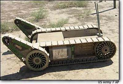 人类战争史上首次：乌军仅用机器人和无人机攻占了俄军一个阵地(图1)