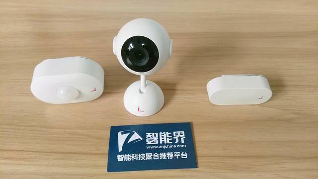 团结协作共谋发展逛展大开眼界！黑科技机器人花式“整活”(图1)